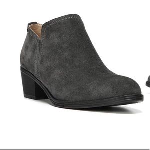 Naturalizer Zaire Block Heel Bootie